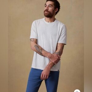 Faherty Sunwashed Regenerative Tee in Cream Flint Stripe. Size Large. NWOT